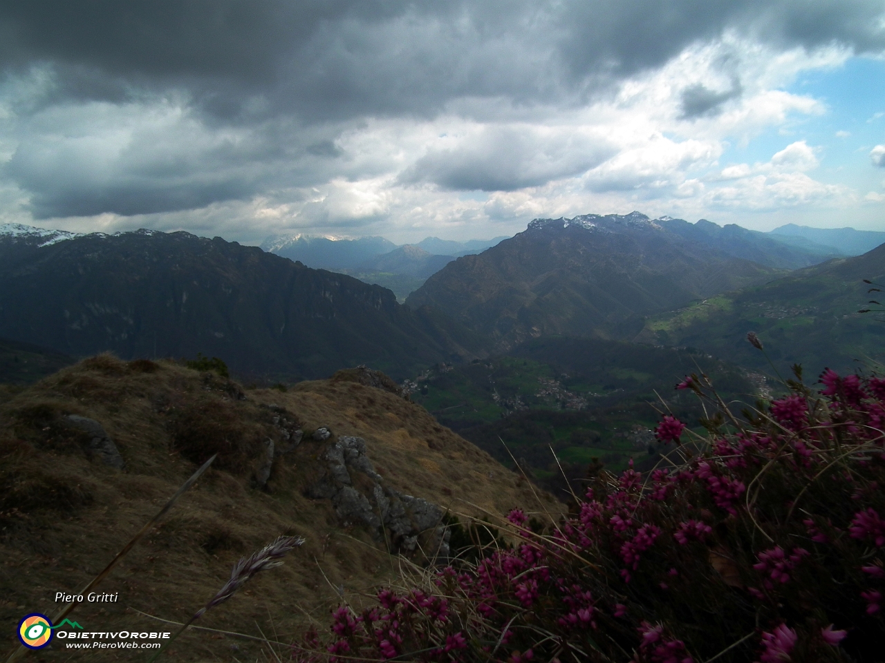 47 Vista su Val Taleggio e Sornadello....JPG